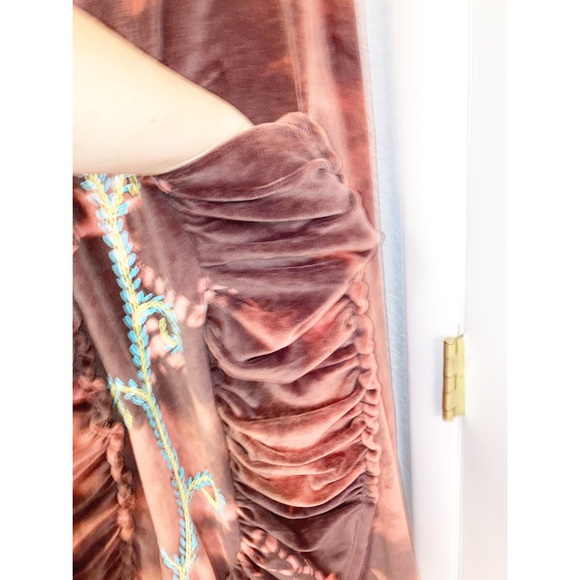 RISING INTERNATIONAL Bleached Tie Dye Velour Ruched Skirt with Pockets SZ: Small - Picture 5 of 12